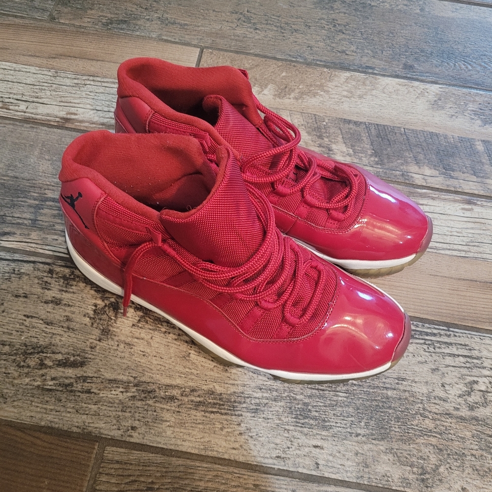 Jordan 11 - XI - Retro - Win like 96 - Great used condition - Size 14